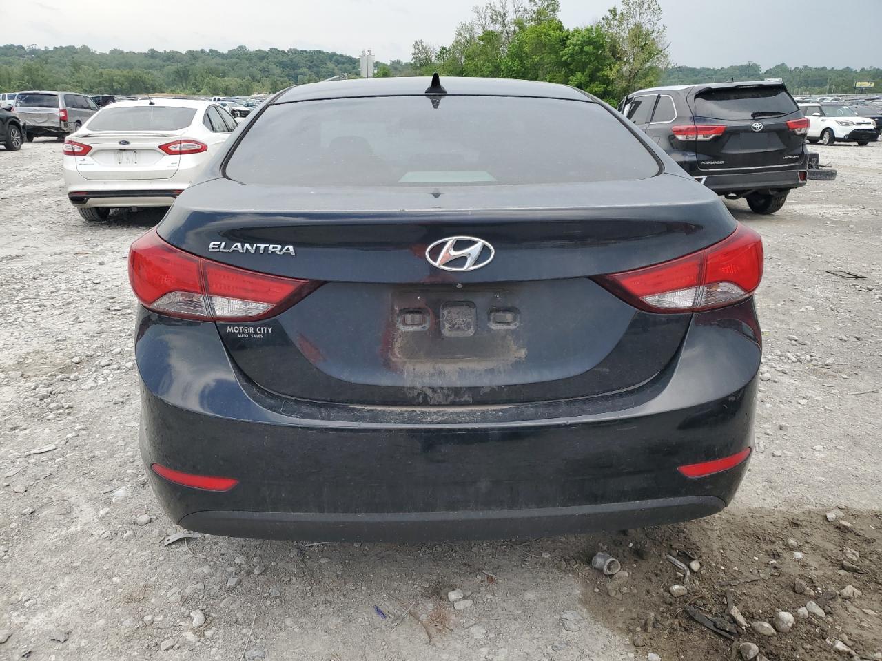 HYUNDAI ELANTRA SE