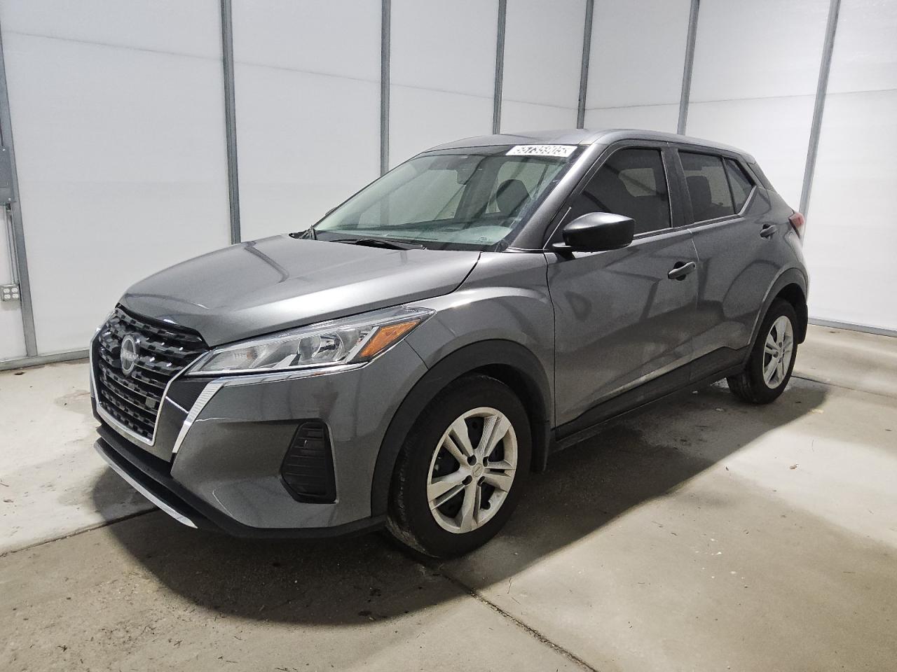NISSAN KICKS S