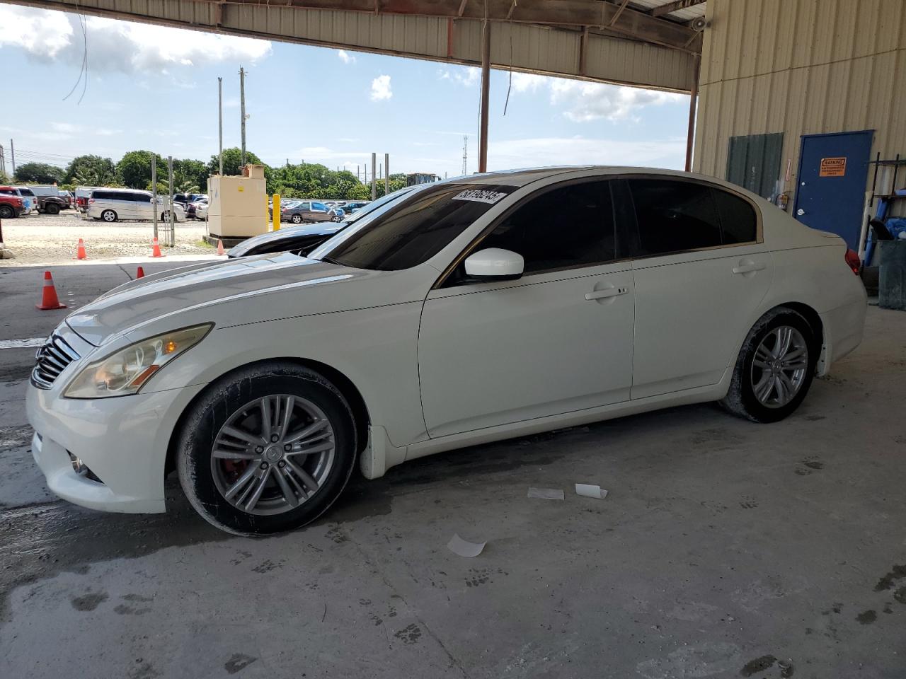 INFINITI G37 BASE