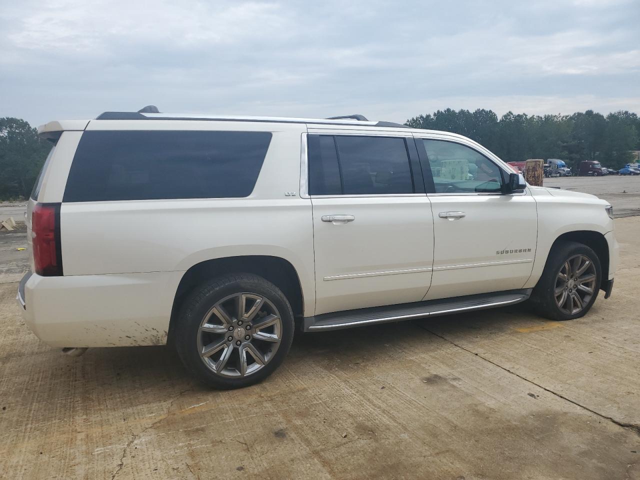 CHEVROLET SUBURBAN 2015