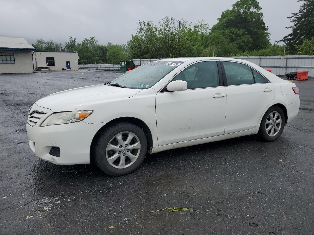 TOYOTA CAMRY BASE