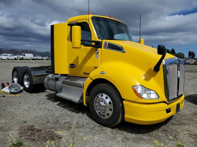 KENWORTH T680 2019 yellow  diesel 1XKYDP9X2KJ374918 photo #1