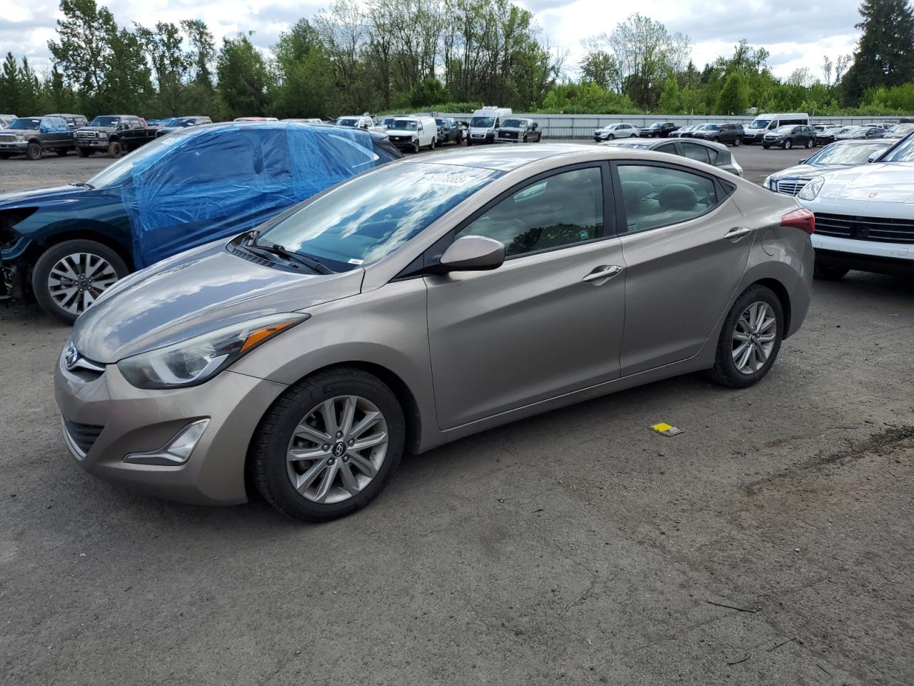 HYUNDAI ELANTRA SE
