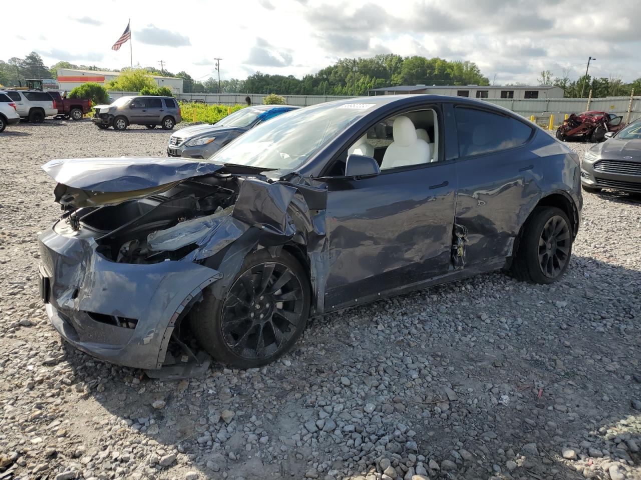 TESLA MODEL Y