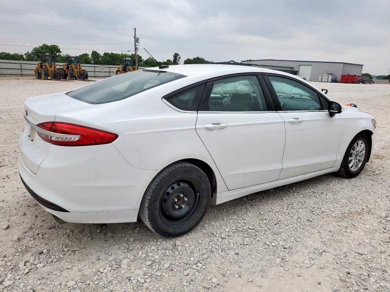 2018 FORD FUSION S 3FA6P0G70JR129095