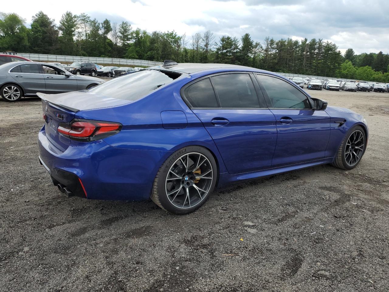 BMW M5 BASE