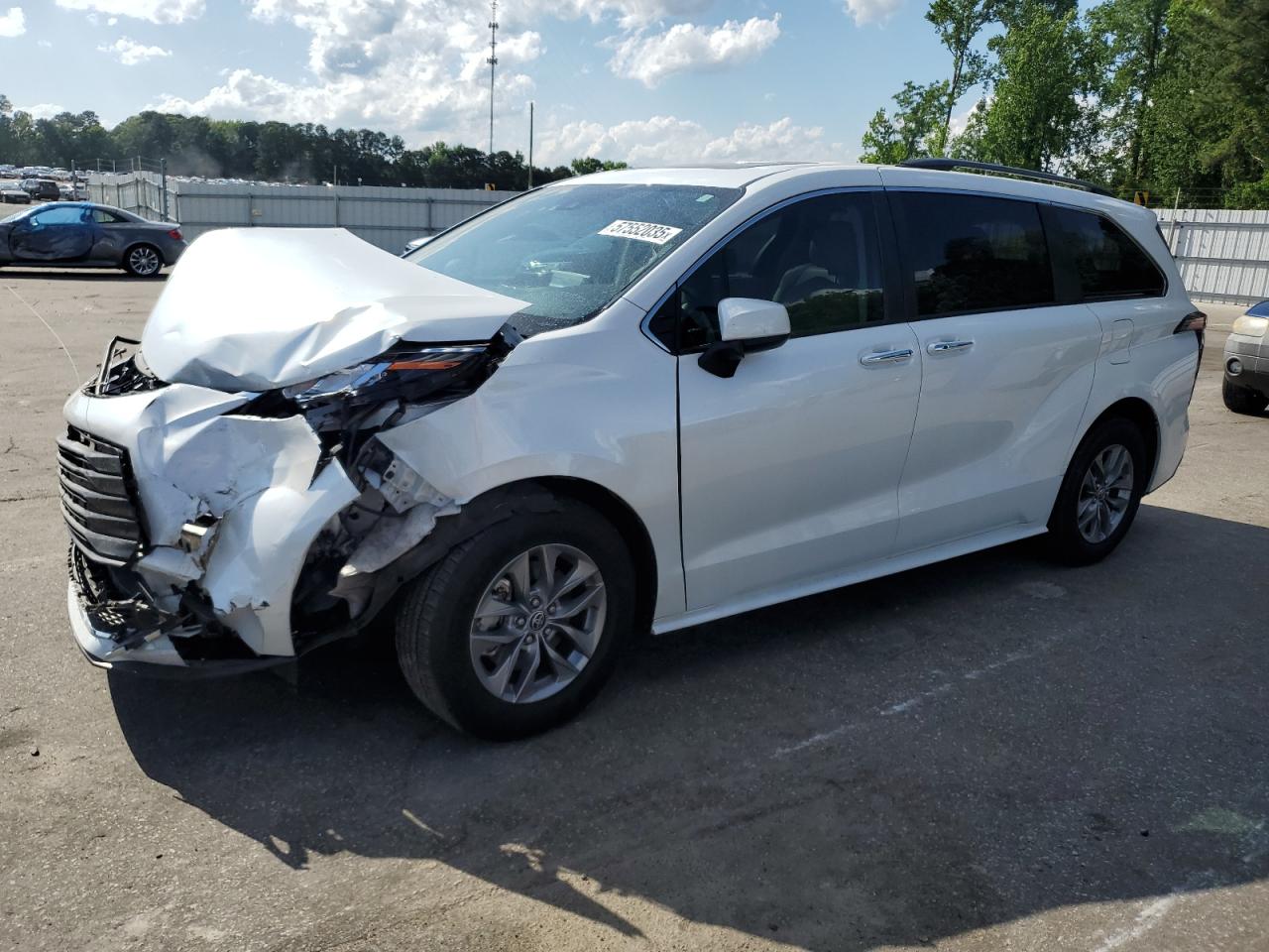 TOYOTA SIENNA XLE