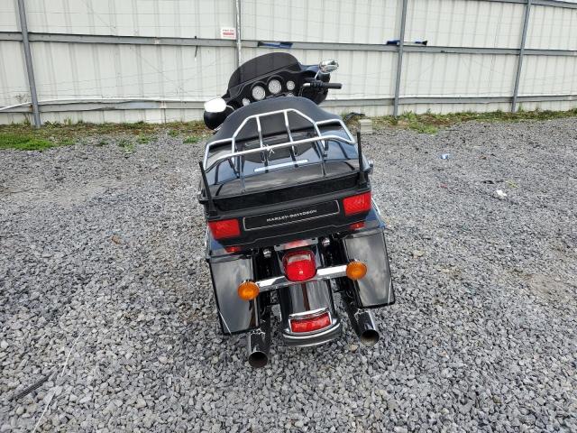 2011 HARLEY-DAVIDSON FLHTK 1HD1KEM18BB671405