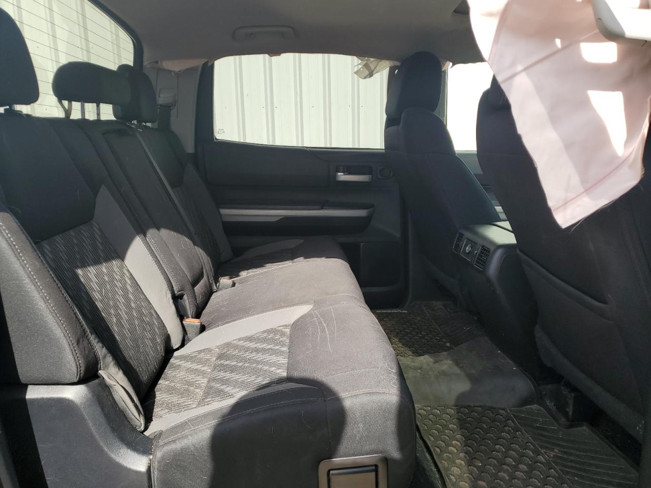 TOYOTA TUNDRA CREWMAX SR5