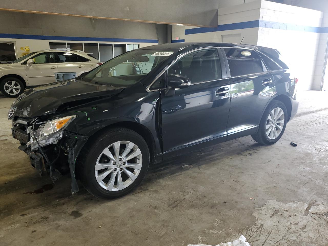 TOYOTA VENZA LE