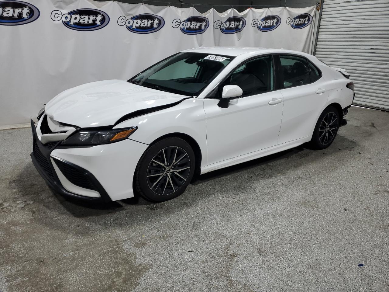TOYOTA CAMRY SE