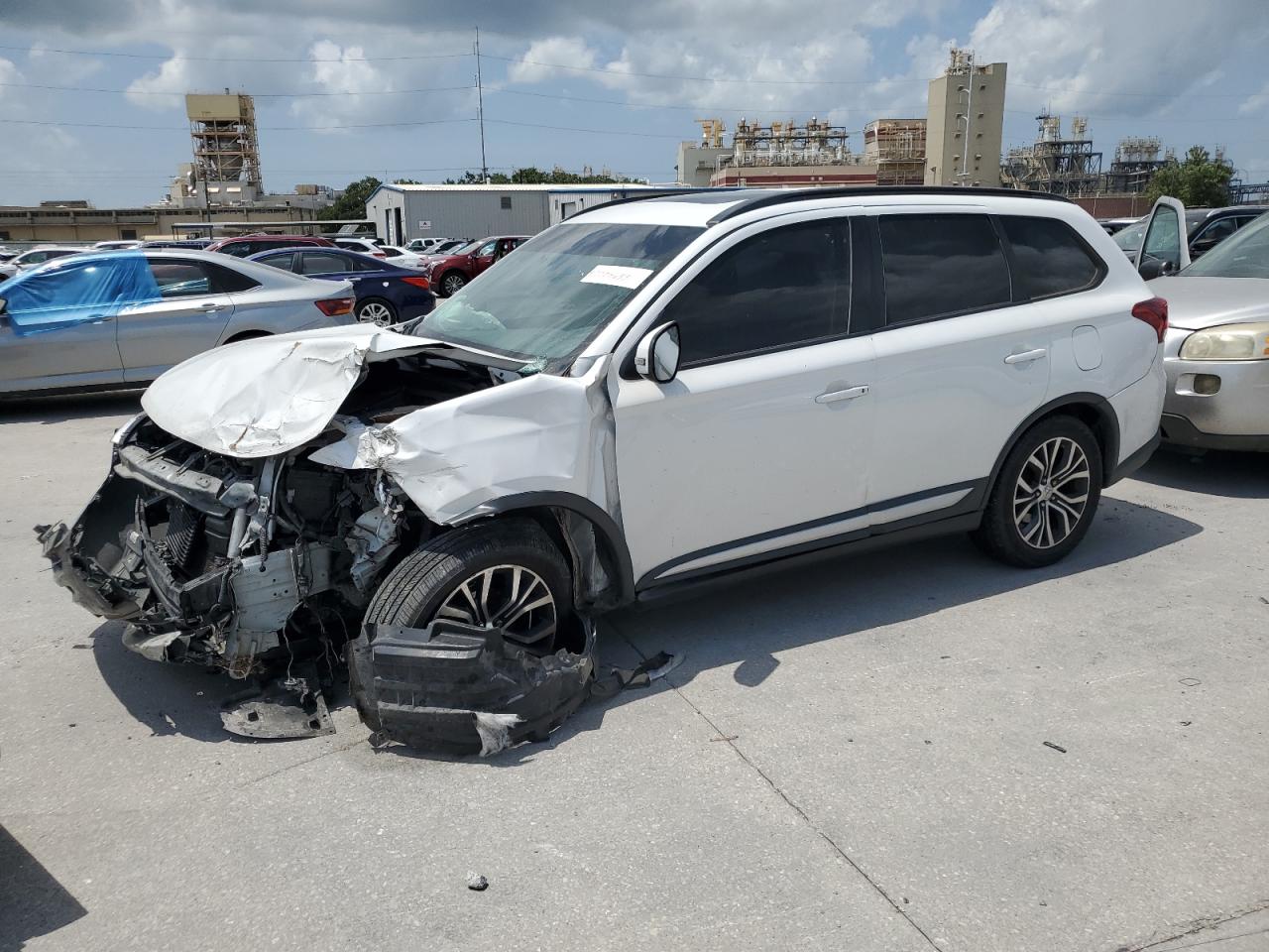MITSUBISHI OUTLANDER SE