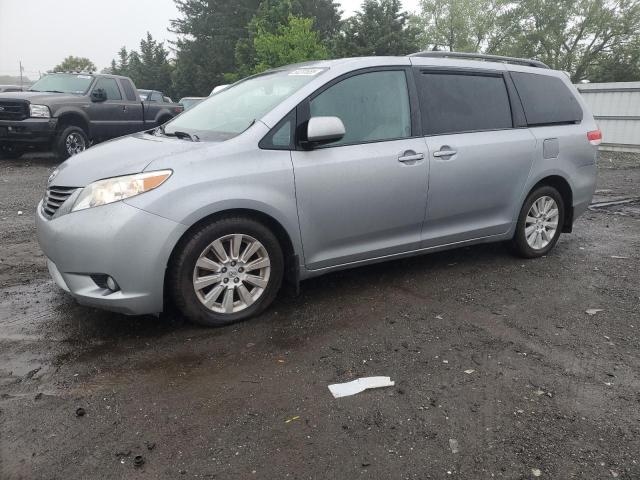 TOYOTA SIENNA XLE