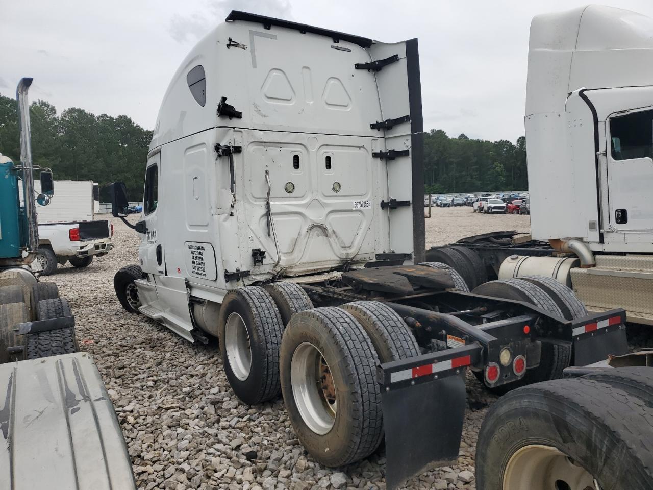 Lot #3271600358 2018 FREIGHTLINER CASCADIA 1