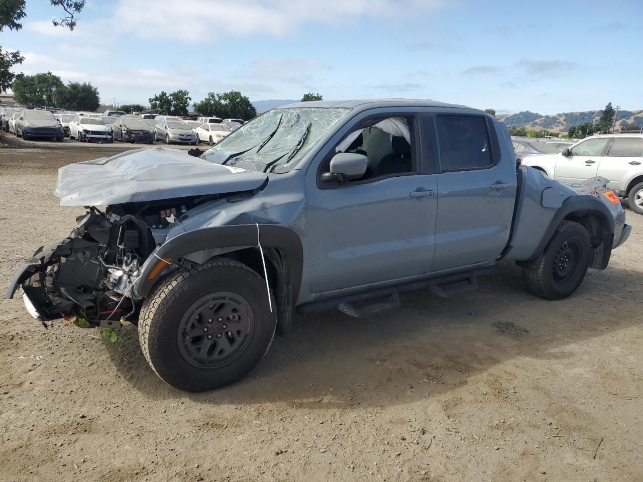 NISSAN FRONTIER SV