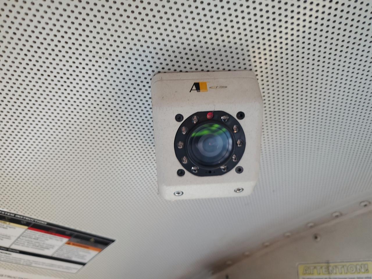 Lot #3311559245 2013 IC CORPORATION 3000 CE