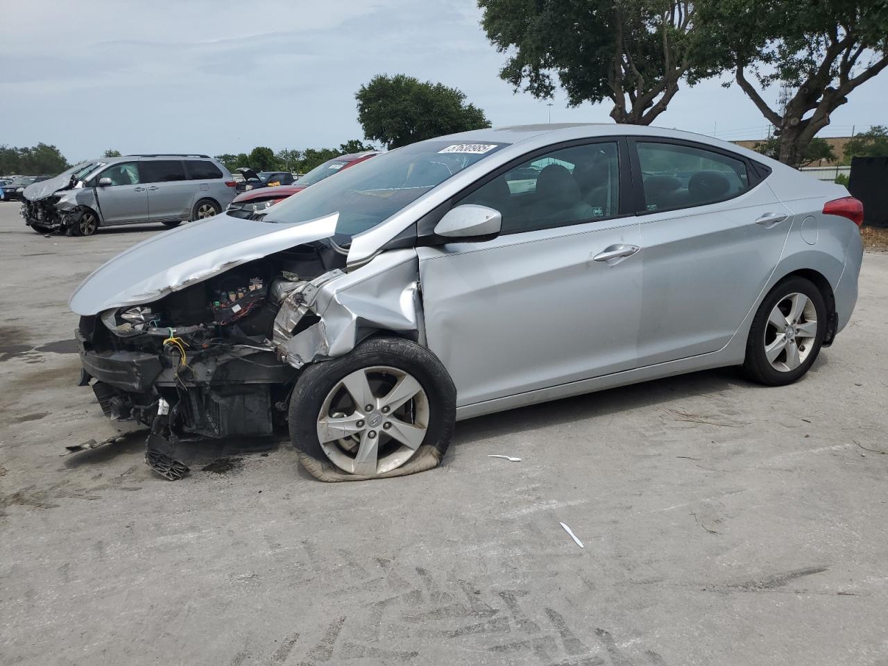 Hyundai Elantra gl 2013