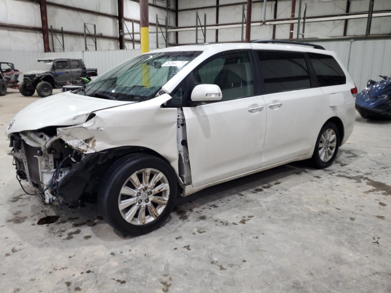 TOYOTA SIENNA XLE