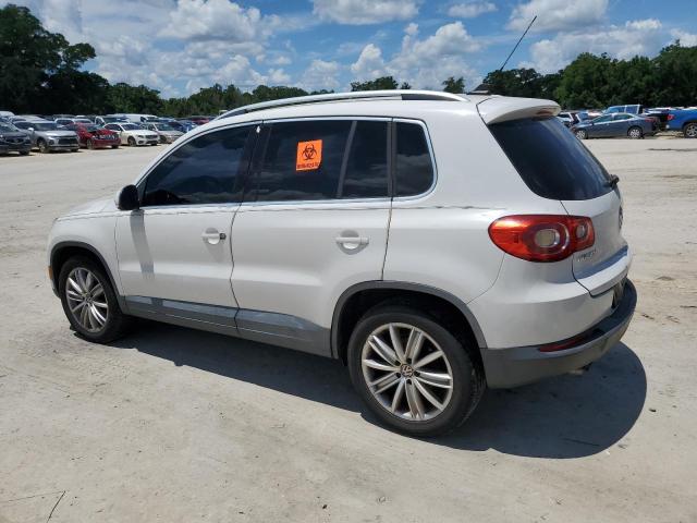 VOLKSWAGEN TIGUAN S 2009 white  gas WVGAV75N59W545099 photo #3