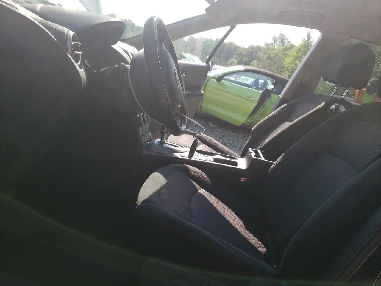 Nissan Rogue s 2012
