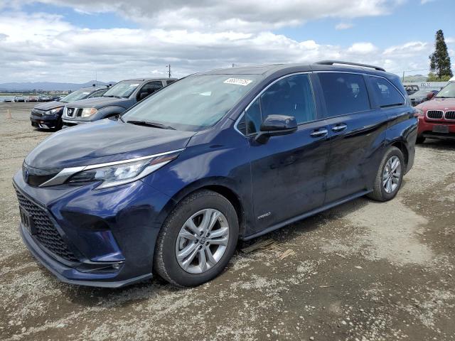 TOYOTA SIENNA XSE