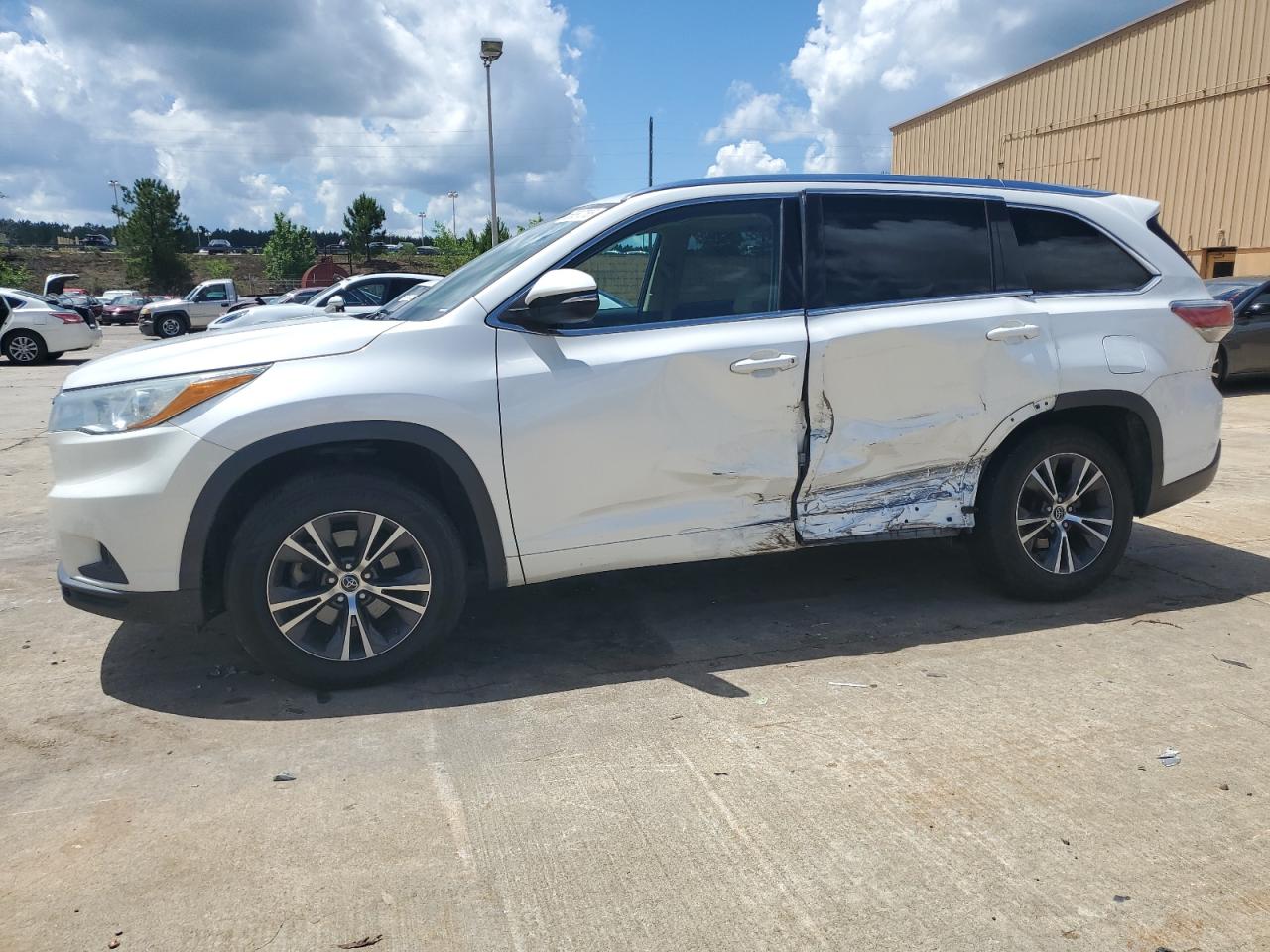 TOYOTA HIGHLANDER XLE