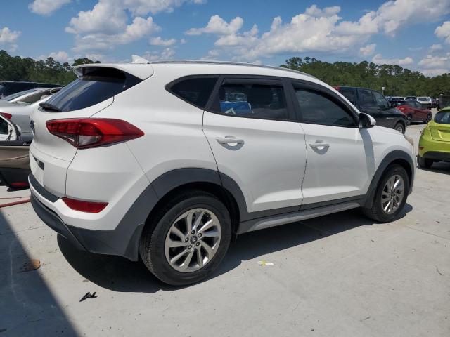 HYUNDAI TUCSON SEL 2018 white  gas KM8J33A45JU616684 photo #4