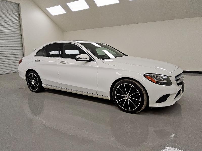 2021 MERCEDES-BENZ C 300 W1KWF8DB2MR606040