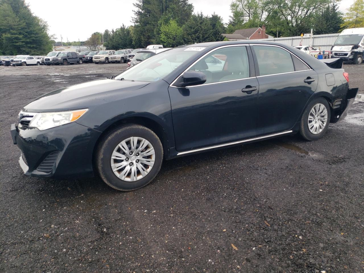 TOYOTA CAMRY BASE