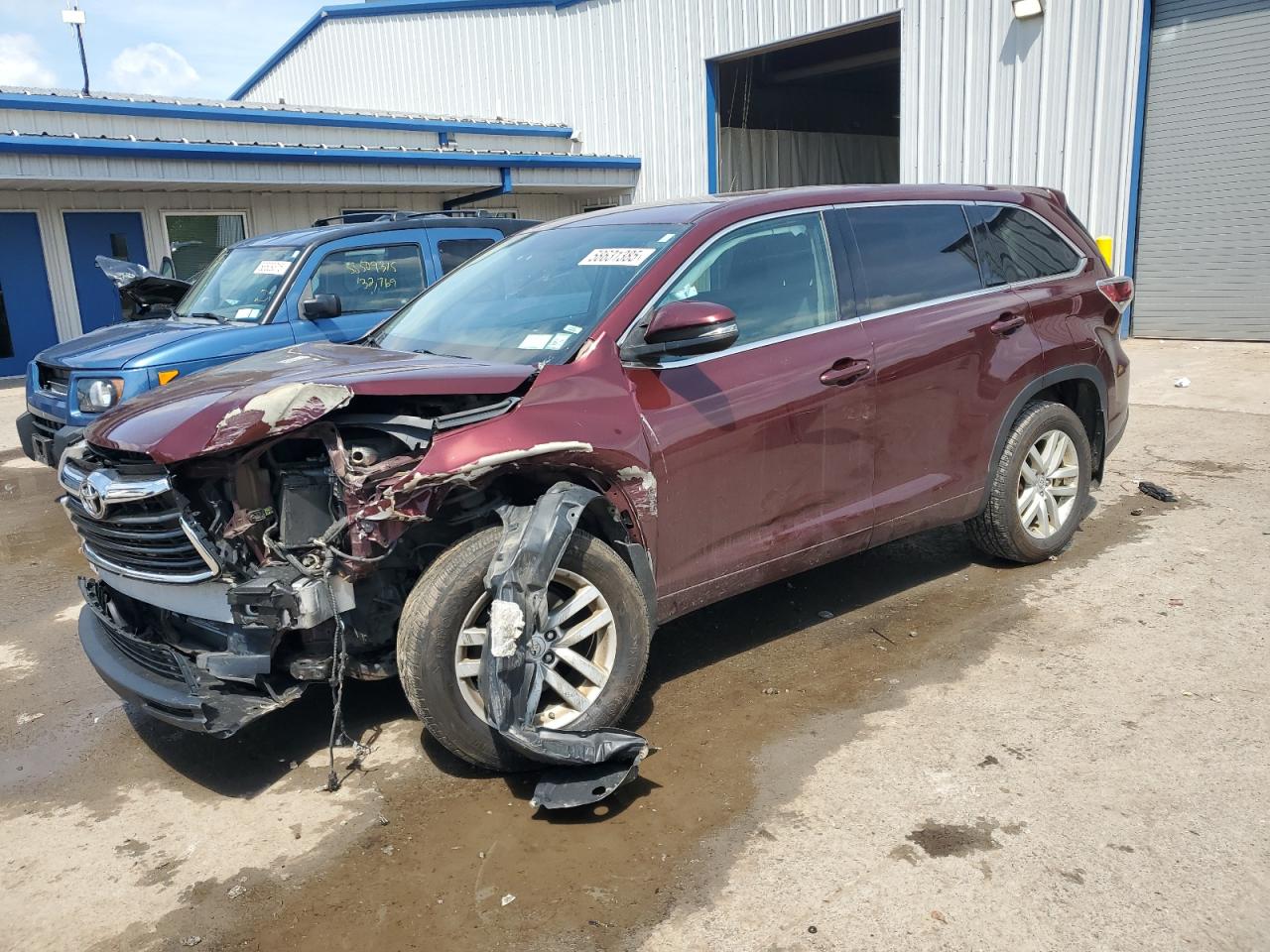  Salvage Toyota Highlander