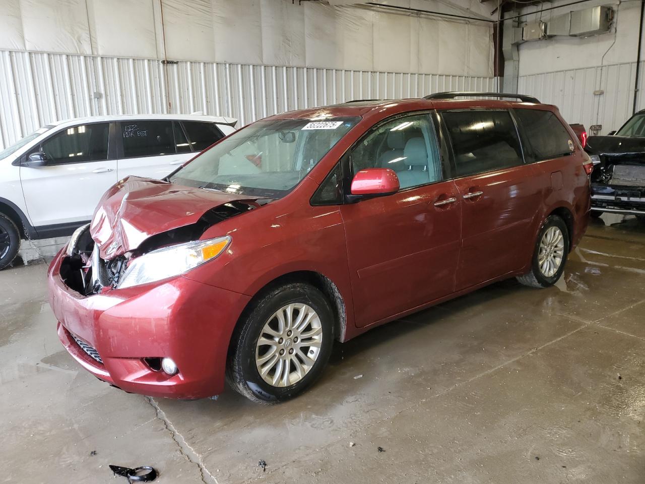 TOYOTA SIENNA XLE