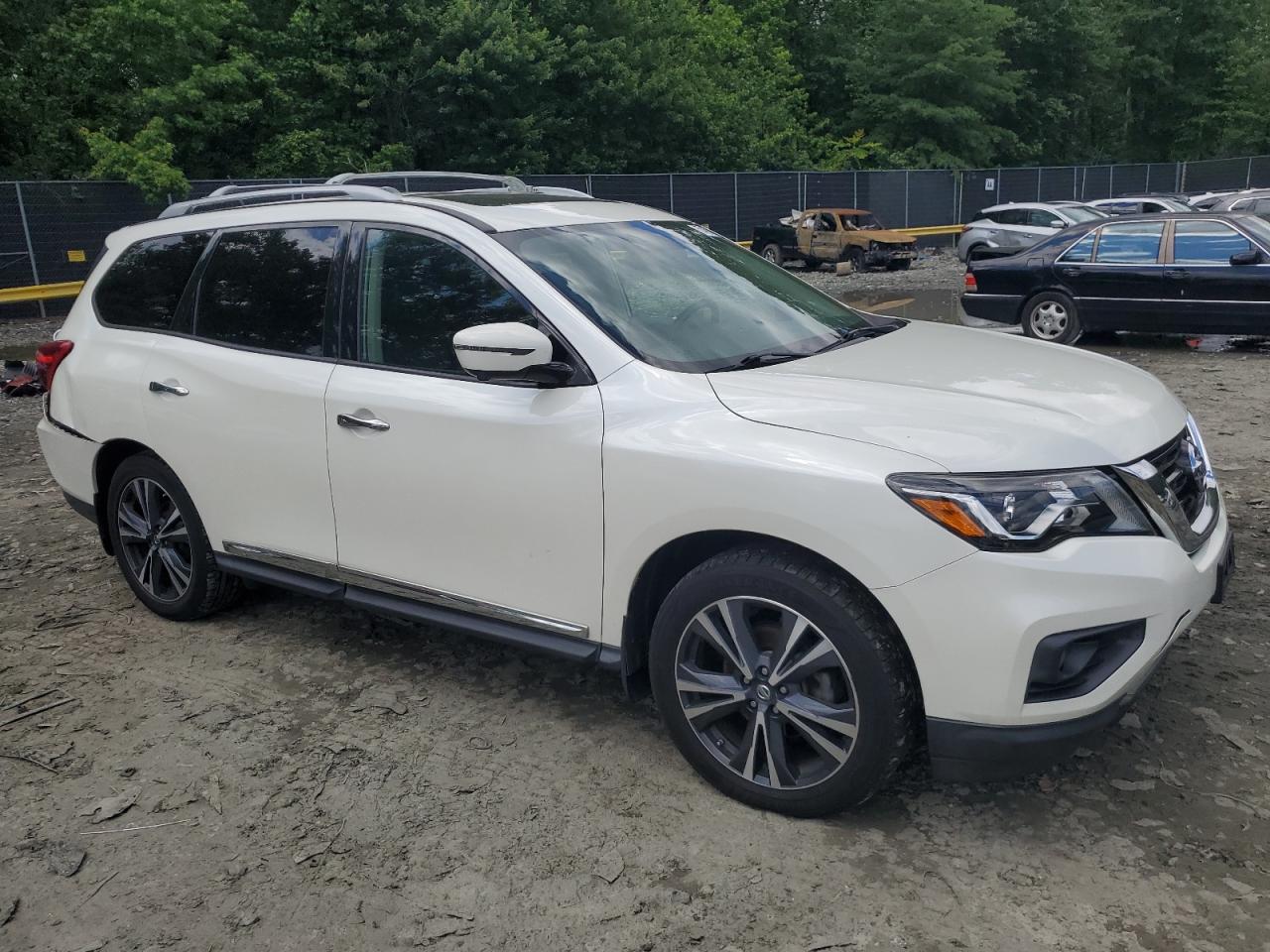 Nissan Pathfinder 2018