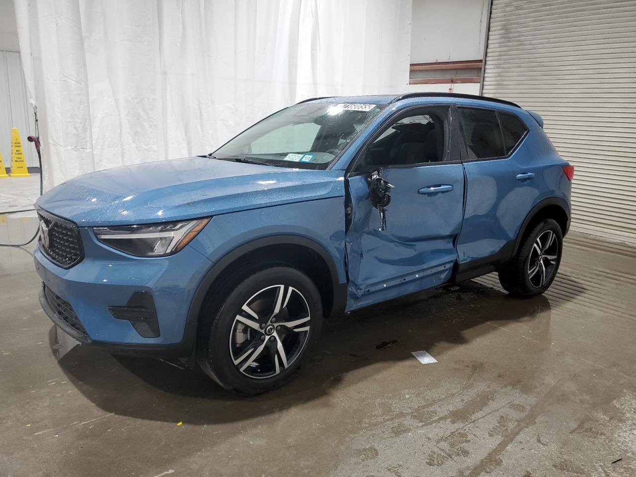 VOLVO XC40 CORE