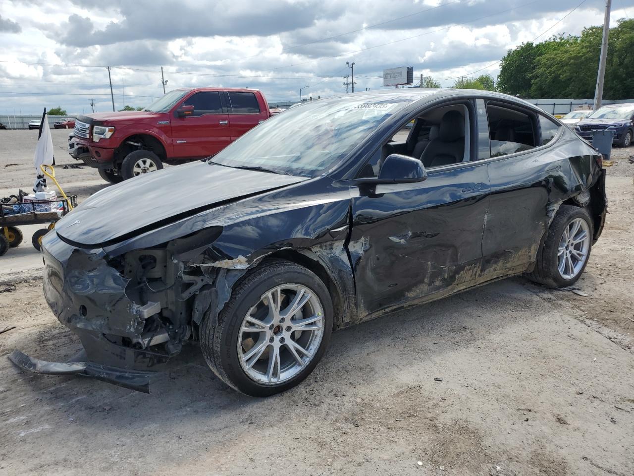 TESLA MODEL Y