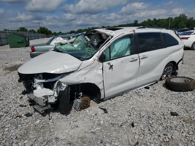 Global Auto Auctions: 2025 TOYOTA SIENNA XLE