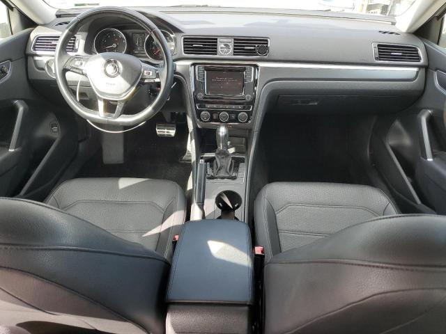 2017 VOLKSWAGEN PASSAT R-L - 1VWDT7A33HC005677