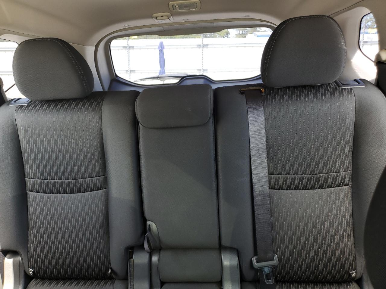 Nissan Rogue s 2017