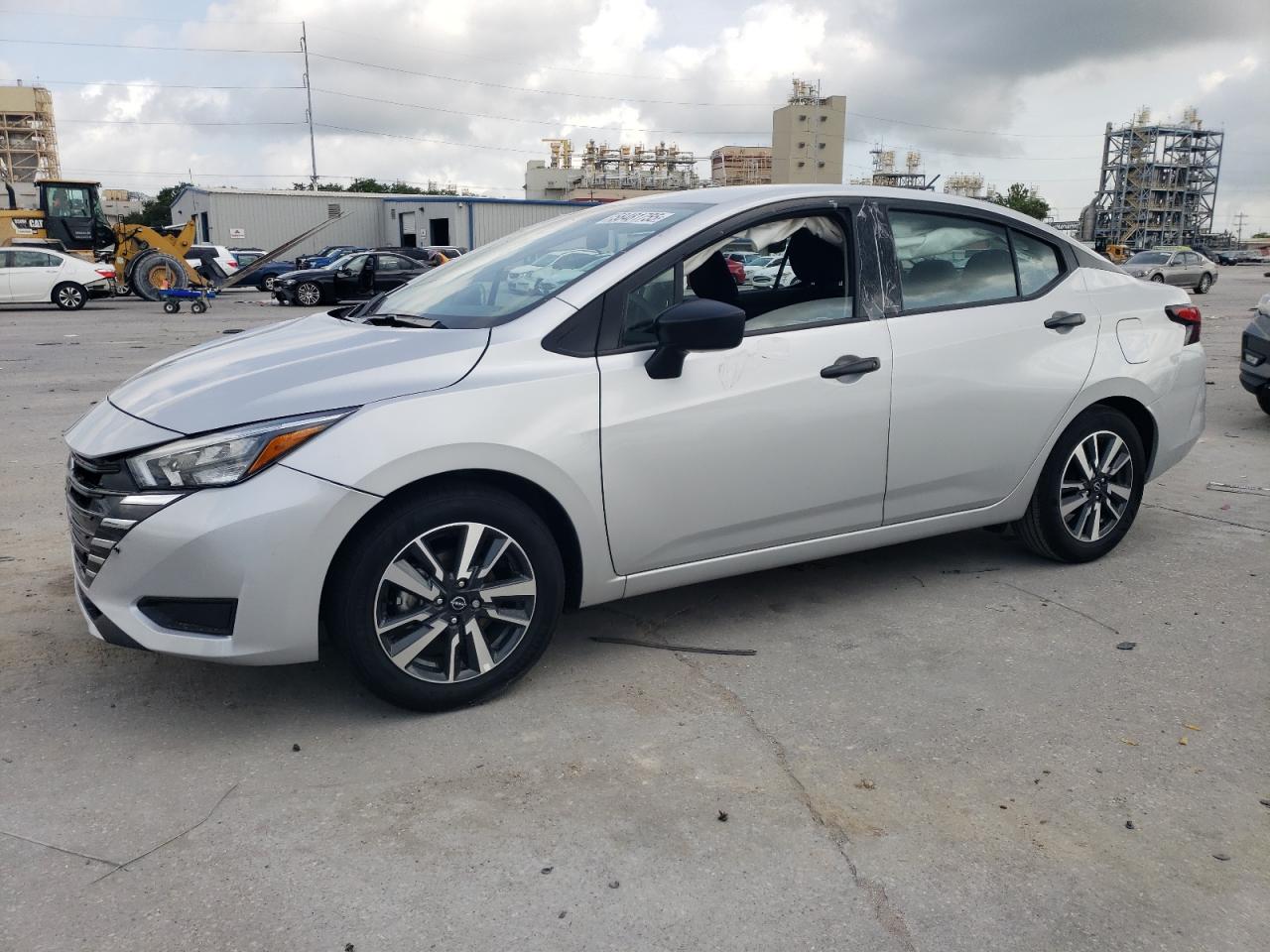 NISSAN VERSA S