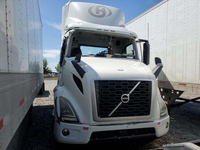 VOLVO VNR