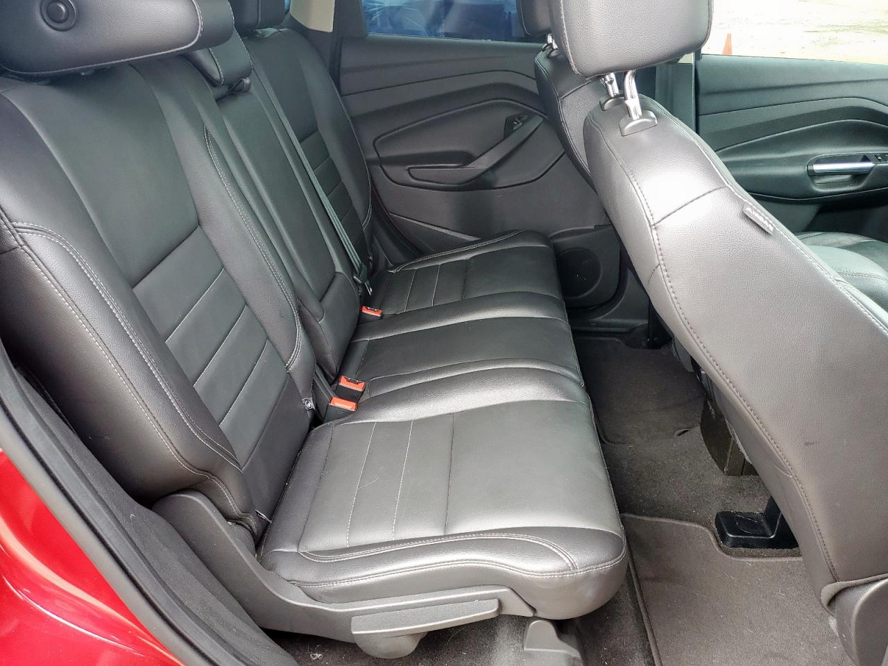 FORD ESCAPE TITANIUM