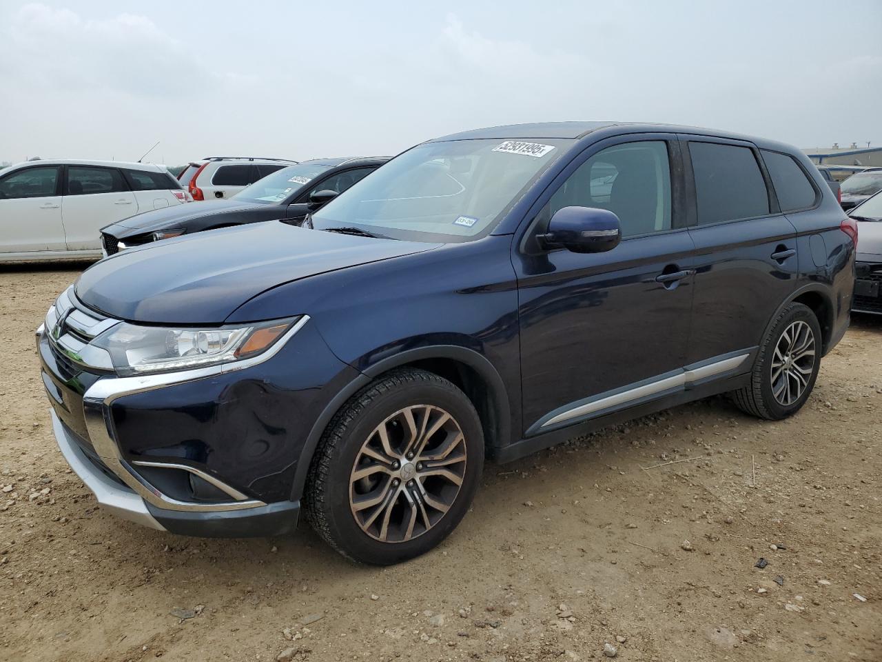 MITSUBISHI OUTLANDER SE