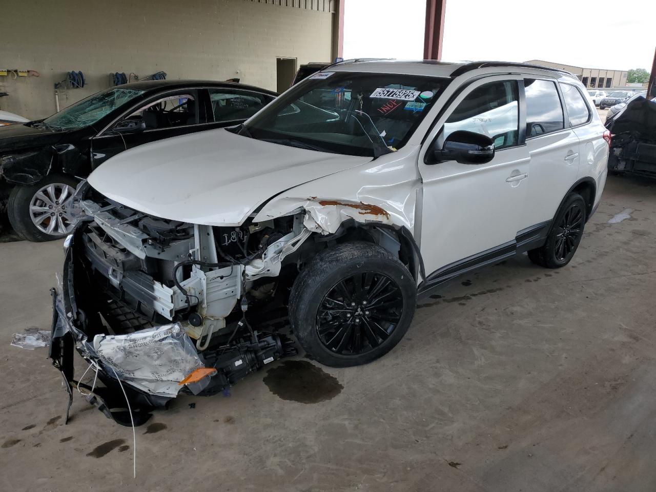 MITSUBISHI OUTLANDER SE