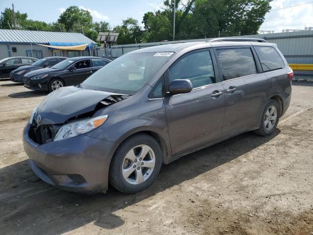 TOYOTA SIENNA LE