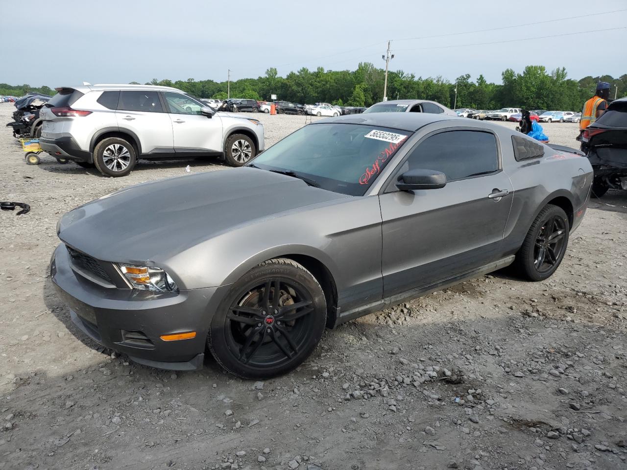 FORD MUSTANG
