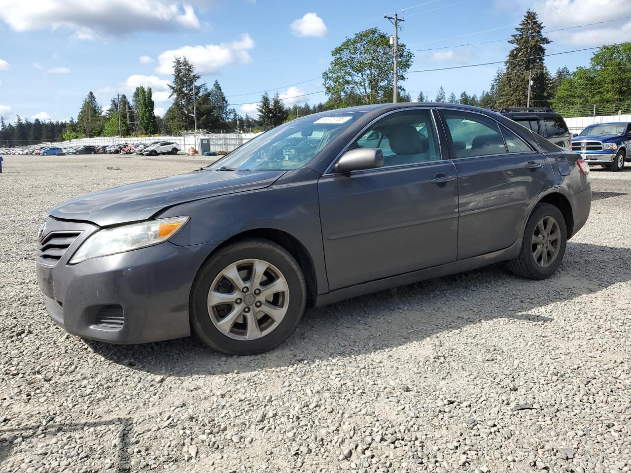TOYOTA CAMRY BASE