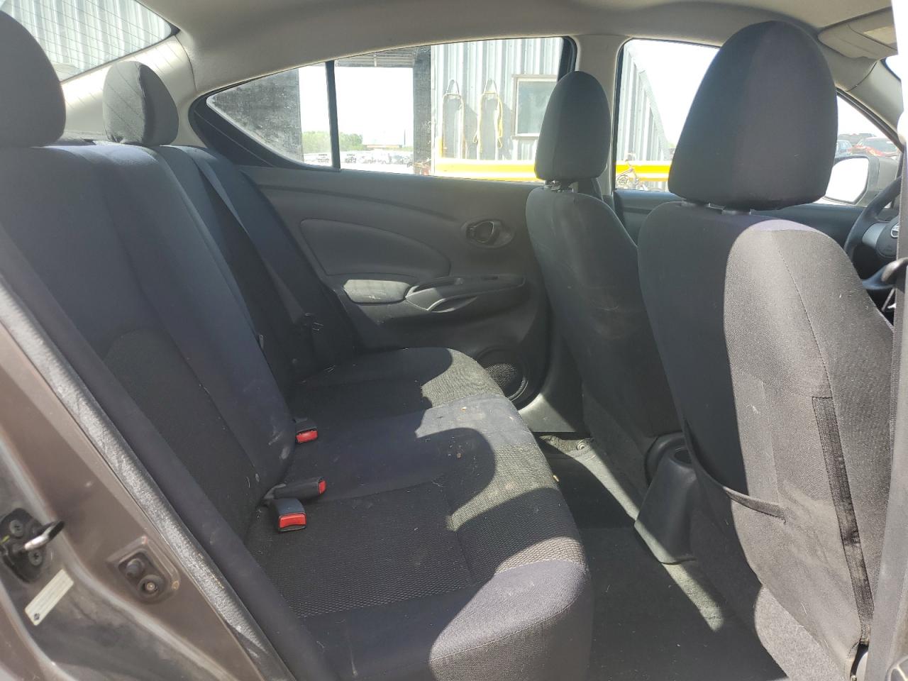 NISSAN VERSA S