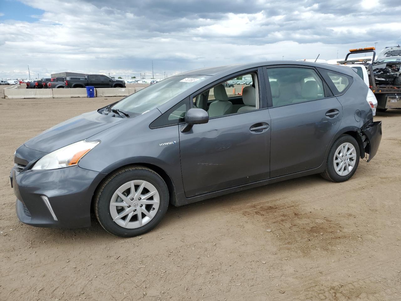 TOYOTA PRIUS V