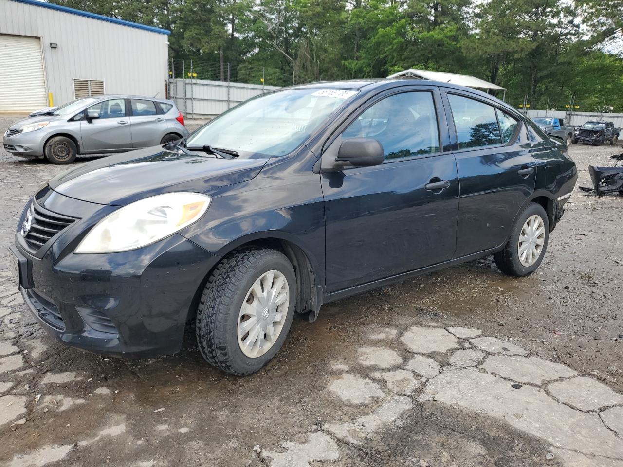 NISSAN VERSA S