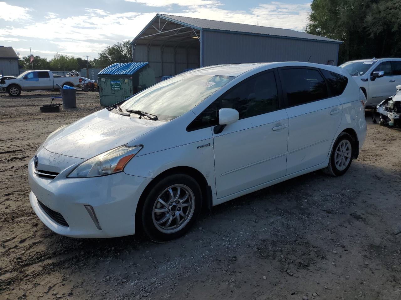 TOYOTA PRIUS V