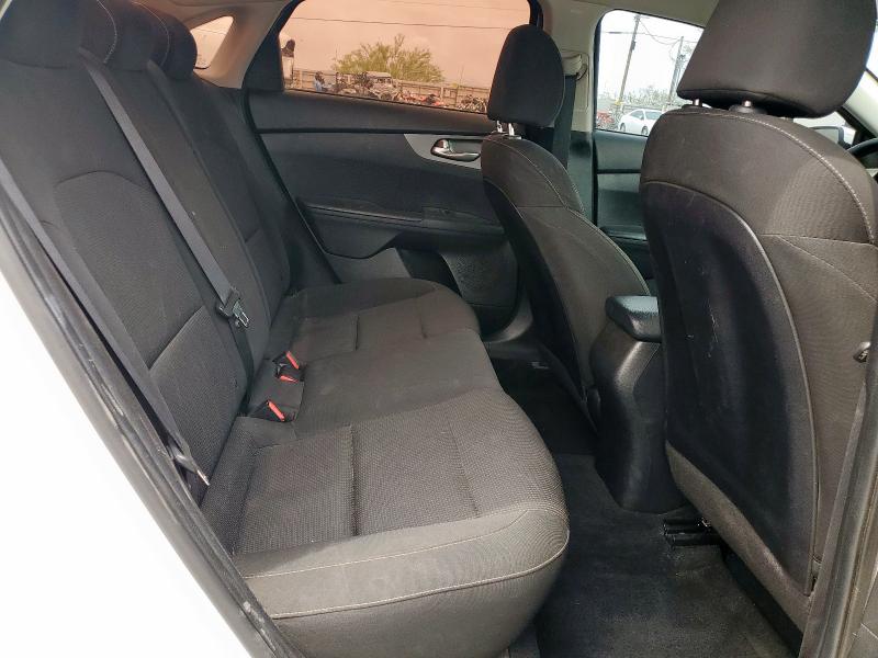 2021 KIA FORTE FE 3KPF24AD4ME263084